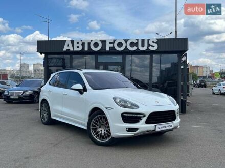 Порше Каен 2013 в Киеве на Automoto.ua Белый Порше Каен, объемом двигателя 4.81 л и пробегом 106 тыс. км за 32490 $, фото 1 на Automoto.ua