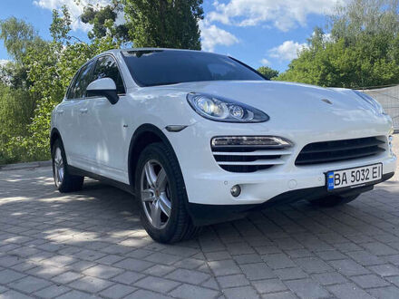 Порше Каен 2013 в Киеве на Automoto.ua Белый Порше Каен, объемом двигателя 3 л и пробегом 68 тыс. км за 41500 $, фото 1 на Automoto.ua