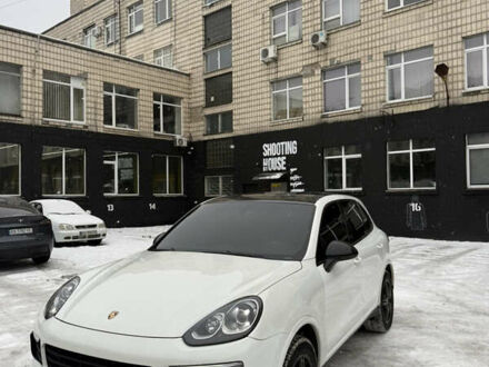 Белый Порше Каен, объемом двигателя 2.99 л и пробегом 190 тыс. км за 20999 $, фото 1 на Automoto.ua