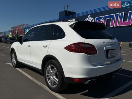 Білий Порше Cayenne, об'ємом двигуна 3 л та пробігом 244 тис. км за 21000 $, фото 1 на Automoto.ua
