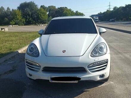 Порше Каен 2013 в Днепре (Днепропетровске) на Automoto.ua Белый Порше Каен, объемом двигателя 3 л и пробегом 180 тыс. км за 28000 $, фото 1 на Automoto.ua