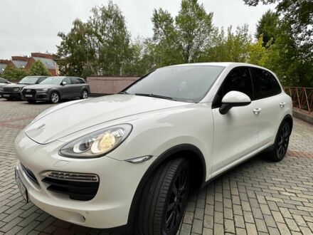 Білий Порше Cayenne, об'ємом двигуна 3 л та пробігом 190 тис. км за 29500 $, фото 1 на Automoto.ua