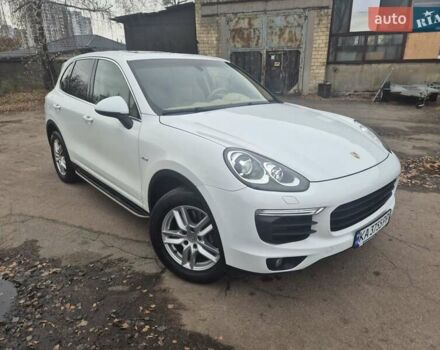 Белый Порше Каен, объемом двигателя 3 л и пробегом 155 тыс. км за 32000 $, фото 1 на Automoto.ua