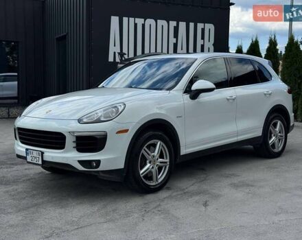 Белый Порше Каен, объемом двигателя 2.97 л и пробегом 330 тыс. км за 26000 $, фото 1 на Automoto.ua