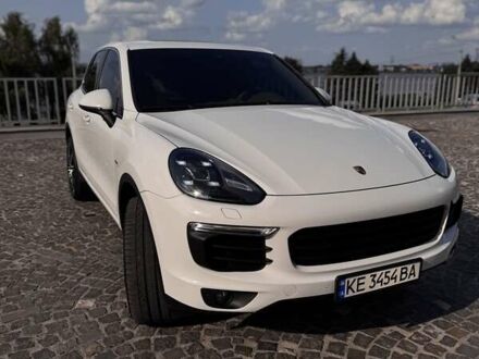 Порше Каен 2015 в Днепре (Днепропетровске) на Automoto.ua Белый Порше Каен, объемом двигателя 2.97 л и пробегом 135 тыс. км за 39900 $, фото 1 на Automoto.ua