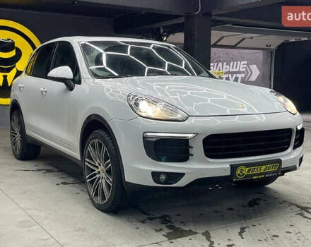 Белый Порше Каен, объемом двигателя 3.6 л и пробегом 155 тыс. км за 28700 $, фото 1 на Automoto.ua