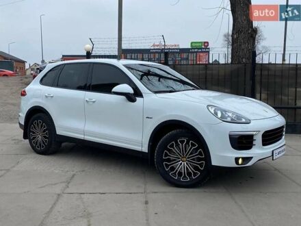 Порше Каен 2015 в Киеве на Automoto.ua Белый Порше Каен, объемом двигателя 2.97 л и пробегом 79 тыс. км за 36990 $, фото 1 на Automoto.ua