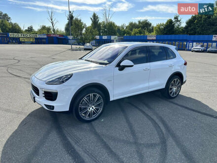 Порше Каен 2015 в Киеве на Automoto.ua Белый Порше Каен, объемом двигателя 2.97 л и пробегом 180 тыс. км за 37499 $, фото 1 на Automoto.ua