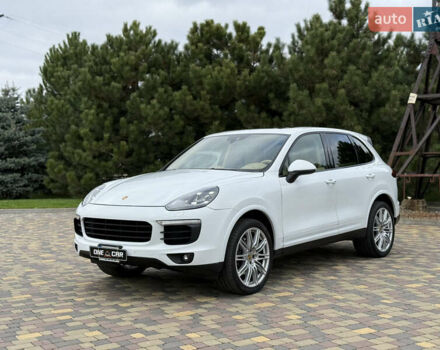 Белый Порше Каен, объемом двигателя 3.6 л и пробегом 70 тыс. км за 27000 $, фото 1 на Automoto.ua