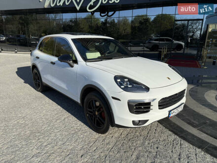 Порше Каен 2016 в Одессе на Automoto.ua Белый Порше Каен, объемом двигателя 3.6 л и пробегом 121 тыс. км за 27500 $, фото 1 на Automoto.ua