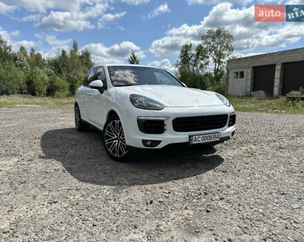 Белый Порше Каен, объемом двигателя 2.97 л и пробегом 165 тыс. км за 39500 $, фото 1 на Automoto.ua
