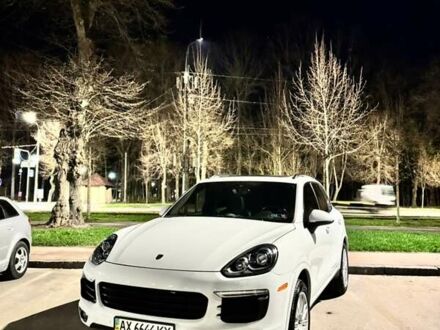 Белый Порше Каен, объемом двигателя 3.6 л и пробегом 102 тыс. км за 33000 $, фото 1 на Automoto.ua