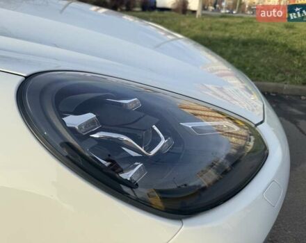 Білий Порше Cayenne, об'ємом двигуна 3.6 л та пробігом 133 тис. км за 34999 $, фото 1 на Automoto.ua