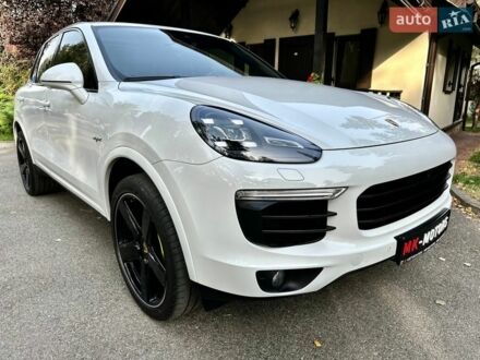 Білий Порше Cayenne, об'ємом двигуна 3 л та пробігом 129 тис. км за 37500 $, фото 1 на Automoto.ua