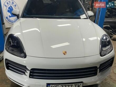 Белый Порше Каен, объемом двигателя 2.89 л и пробегом 61 тыс. км за 63000 $, фото 1 на Automoto.ua