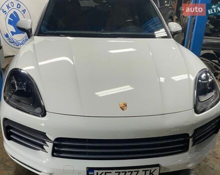 Белый Порше Каен, объемом двигателя 2.89 л и пробегом 61 тыс. км за 63000 $, фото 1 на Automoto.ua