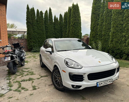 Белый Порше Каен, объемом двигателя 3.6 л и пробегом 142 тыс. км за 33000 $, фото 1 на Automoto.ua