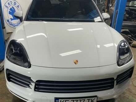 Белый Порше Каен, объемом двигателя 2.89 л и пробегом 61 тыс. км за 58500 $, фото 1 на Automoto.ua