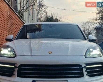 Белый Порше Каен, объемом двигателя 2.9 л и пробегом 61 тыс. км за 63000 $, фото 1 на Automoto.ua