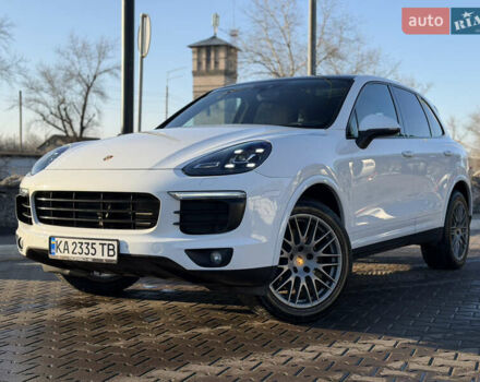 Белый Порше Каен, объемом двигателя 3.6 л и пробегом 151 тыс. км за 27800 $, фото 1 на Automoto.ua