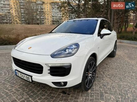 Белый Порше Каен, объемом двигателя 2.97 л и пробегом 115 тыс. км за 40000 $, фото 1 на Automoto.ua