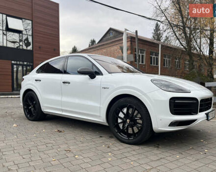 Білий Порше Cayenne, об'ємом двигуна 3 л та пробігом 34 тис. км за 130000 $, фото 1 на Automoto.ua