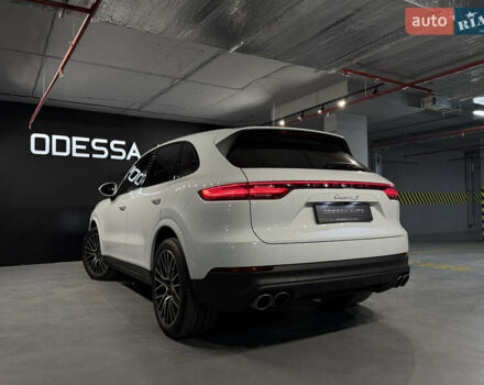 Белый Порше Каен, объемом двигателя 2.89 л и пробегом 23 тыс. км за 79000 $, фото 1 на Automoto.ua