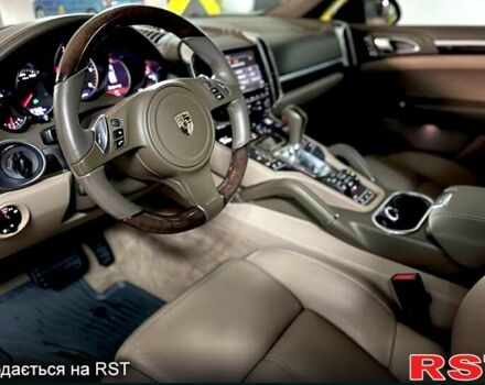 Бежевий Порше Cayenne, об'ємом двигуна 3 л та пробігом 161 тис. км за 29000 $, фото 3 на Automoto.ua