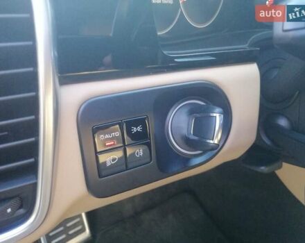 Бежевий Порше Cayenne, об'ємом двигуна 2.99 л та пробігом 65 тис. км за 66900 $, фото 26 на Automoto.ua