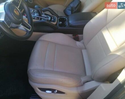 Бежевий Порше Cayenne, об'ємом двигуна 2.99 л та пробігом 65 тис. км за 66900 $, фото 22 на Automoto.ua