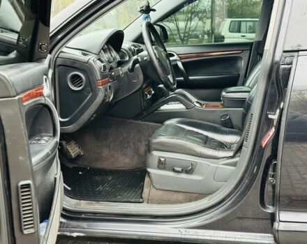 Черный Порше Каен, объемом двигателя 4.5 л и пробегом 105 тыс. км за 7999 $, фото 12 на Automoto.ua