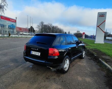 Чорний Порше Cayenne, об'ємом двигуна 4.5 л та пробігом 270 тис. км за 7034 $, фото 2 на Automoto.ua