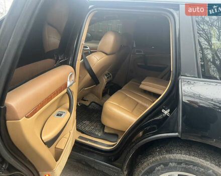 Черный Порше Каен, объемом двигателя 4.5 л и пробегом 240 тыс. км за 6700 $, фото 7 на Automoto.ua