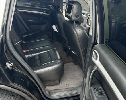 Черный Порше Каен, объемом двигателя 4.5 л и пробегом 232 тыс. км за 7800 $, фото 6 на Automoto.ua