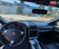 Черный Порше Каен, объемом двигателя 4.5 л и пробегом 240 тыс. км за 5600 $, фото 7 на Automoto.ua