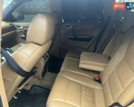 Черный Порше Каен, объемом двигателя 4.5 л и пробегом 240 тыс. км за 6700 $, фото 8 на Automoto.ua