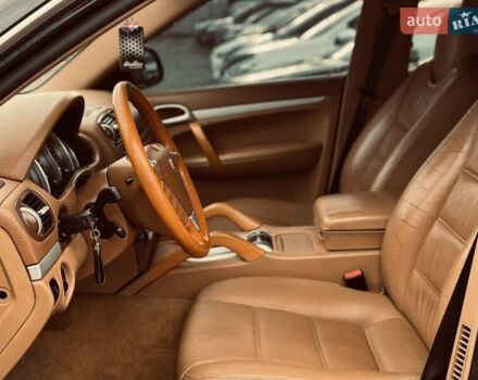 Чорний Порше Cayenne, об'ємом двигуна 4.5 л та пробігом 250 тис. км за 4850 $, фото 28 на Automoto.ua
