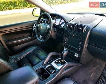 Черный Порше Каен, объемом двигателя 3.2 л и пробегом 205 тыс. км за 8500 $, фото 10 на Automoto.ua
