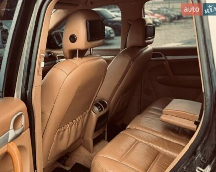Чорний Порше Cayenne, об'ємом двигуна 4.5 л та пробігом 250 тис. км за 4850 $, фото 24 на Automoto.ua