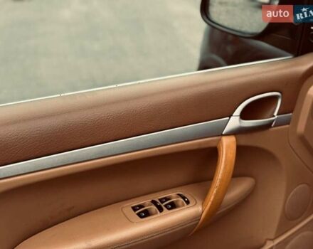 Чорний Порше Cayenne, об'ємом двигуна 4.5 л та пробігом 250 тис. км за 4850 $, фото 27 на Automoto.ua