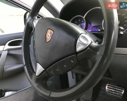 Черный Порше Каен, объемом двигателя 4.5 л и пробегом 200 тыс. км за 10000 $, фото 18 на Automoto.ua
