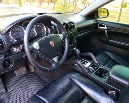 Черный Порше Каен, объемом двигателя 3.2 л и пробегом 205 тыс. км за 8500 $, фото 11 на Automoto.ua