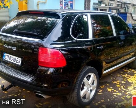 Черный Порше Каен, объемом двигателя 4.5 л и пробегом 210 тыс. км за 7500 $, фото 3 на Automoto.ua