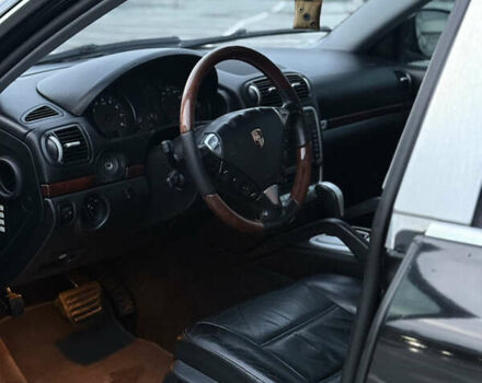 Чорний Порше Cayenne, об'ємом двигуна 3.2 л та пробігом 241 тис. км за 5999 $, фото 16 на Automoto.ua