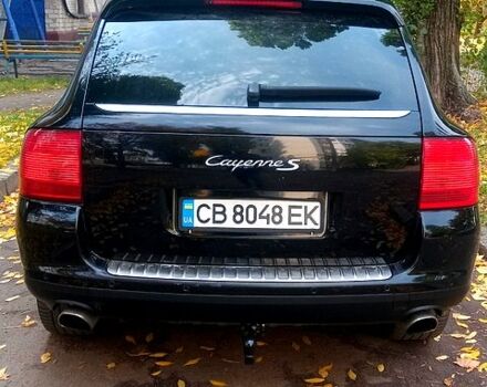 Черный Порше Каен, объемом двигателя 4.5 л и пробегом 210 тыс. км за 7500 $, фото 4 на Automoto.ua