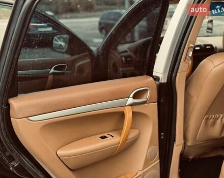 Чорний Порше Cayenne, об'ємом двигуна 4.5 л та пробігом 250 тис. км за 4850 $, фото 25 на Automoto.ua