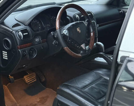 Чорний Порше Cayenne, об'ємом двигуна 3.2 л та пробігом 241 тис. км за 5999 $, фото 19 на Automoto.ua