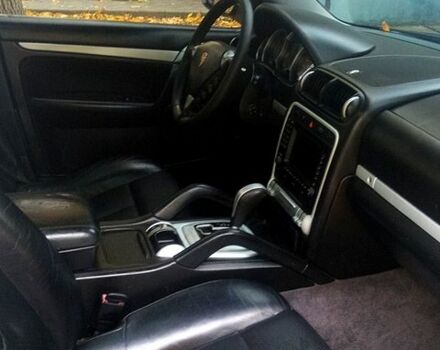 Черный Порше Каен, объемом двигателя 4.5 л и пробегом 210 тыс. км за 7500 $, фото 2 на Automoto.ua