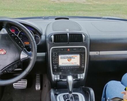 Порше Каен 2005 в Кременчуге на Automoto.ua Черный Порше Каен, объемом двигателя 4.5 л и пробегом 200 тыс. км за 6216 $, фото 3 на Automoto.ua