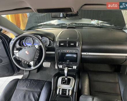 Черный Порше Каен, объемом двигателя 4.5 л и пробегом 378 тыс. км за 8200 $, фото 11 на Automoto.ua